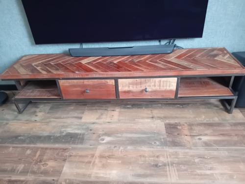 Te Koop: TV meubel Giza van Feelings