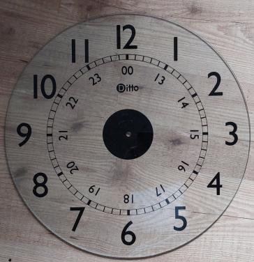 Glazen wijzerplaat ø 49 cm.