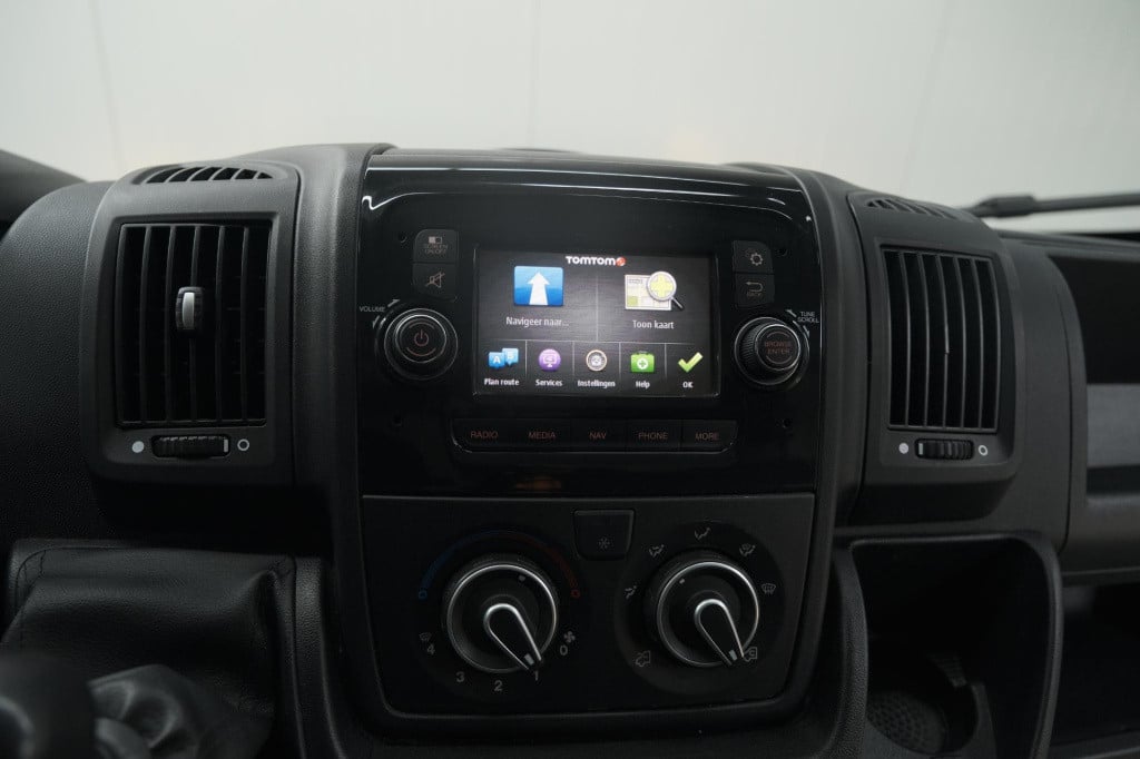 Peugeot Boxer 330 2.2 bluehdi 120 l1h1 premium | trekhaak | camera | betimm