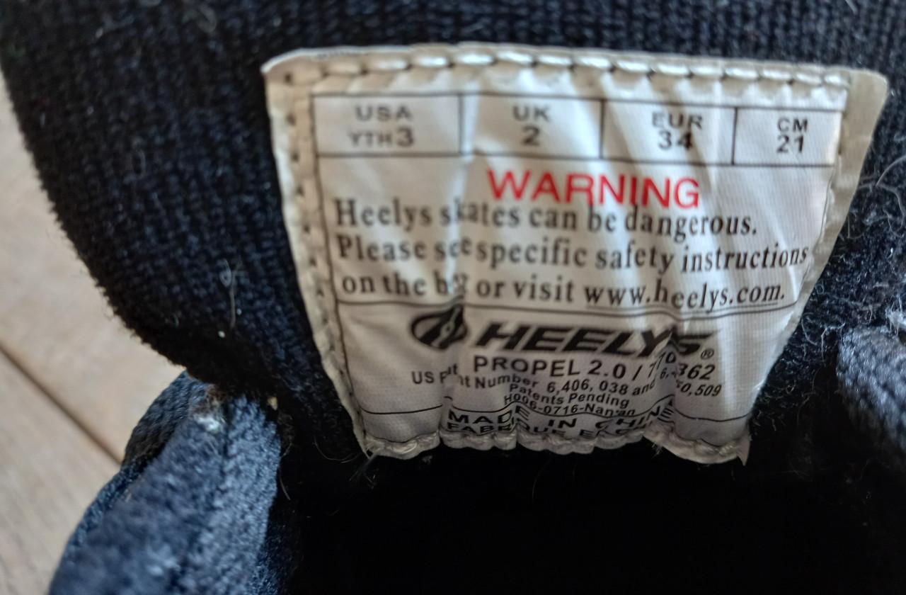 Leuke Heelys / Rolschoenen maat 34