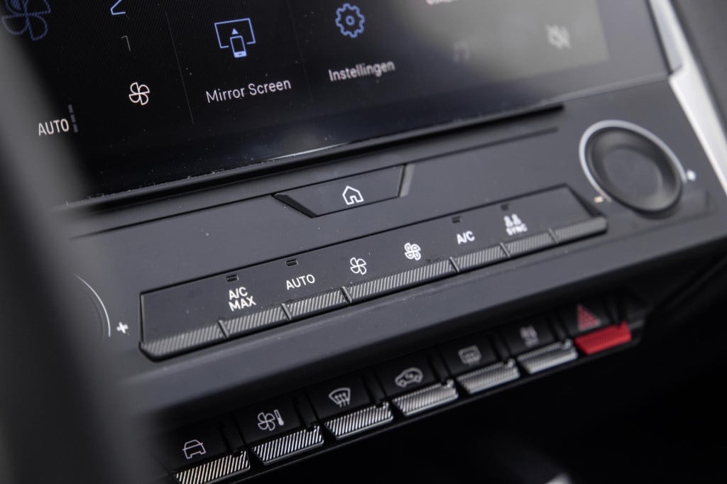 Peugeot 308 1.2 puretech active pack business airco / cruise controle / ned