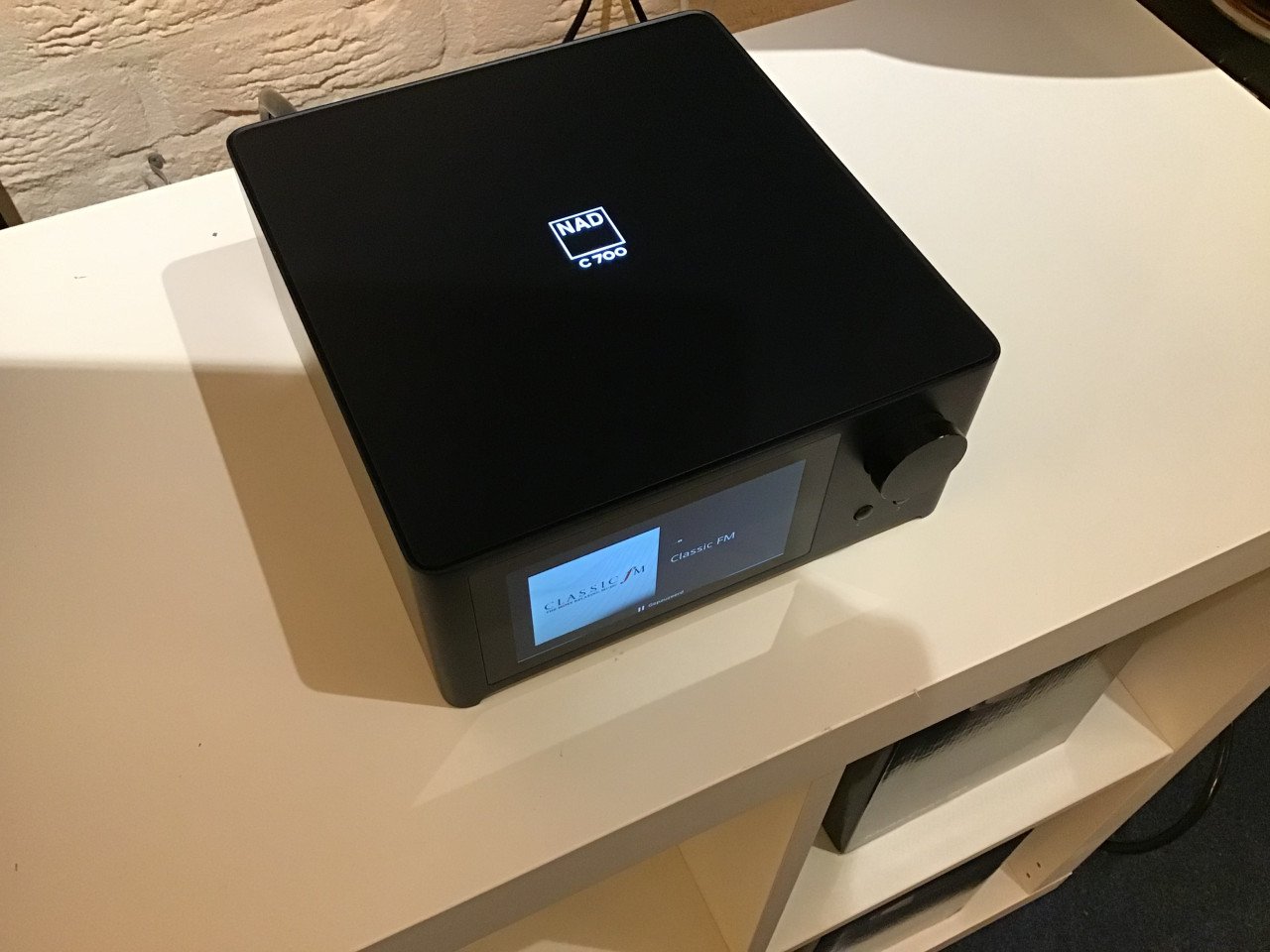 NAD D700 versterker met streaming