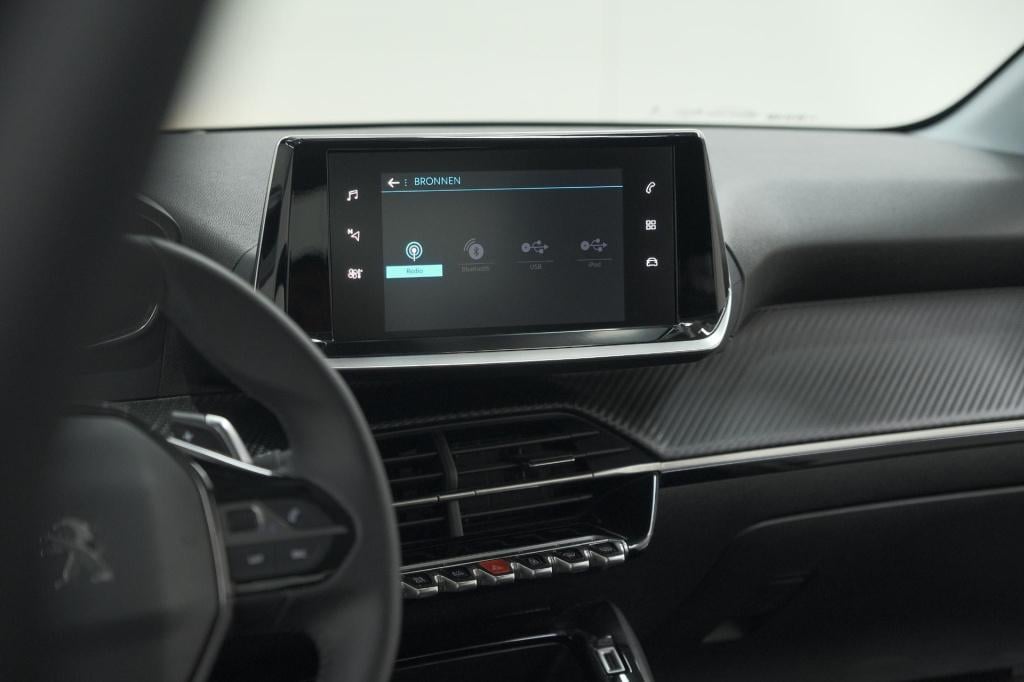 Peugeot 208 puretech 100 eat8 active pack | apple carplay | parkeersensoren