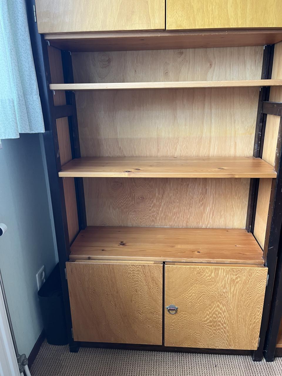 ## Lundia stellingkast met deurtjes  ##