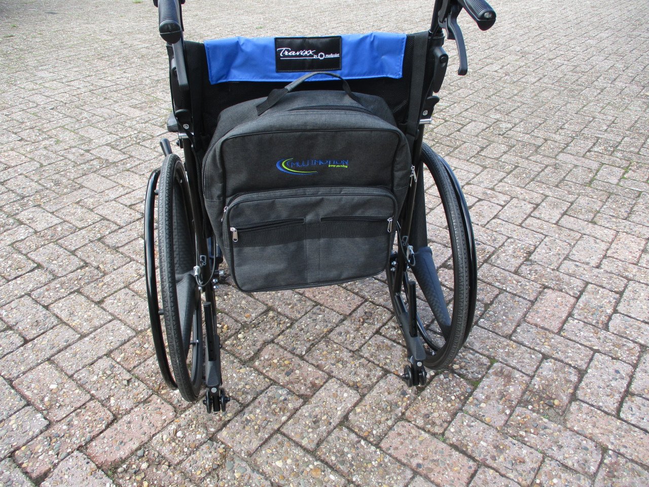 Nieuwe TRavixx de Luxe opvouwbare lichtgewicht rolstoel van Medipoint