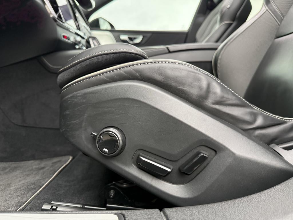 Volvo V60 t6 340pk recharge r-design| panodak| b&w sound| adap.cruise| tre