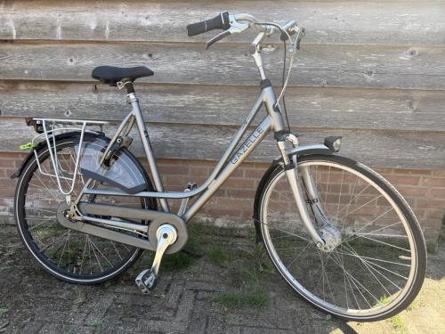 Bike / In goede staat Gazelle Damesfiets (Hoog frame 61 cm )