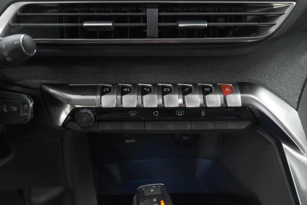 Peugeot 3008 puretech 130 gt line eat8 | trekhaak | camera | parkeersensore