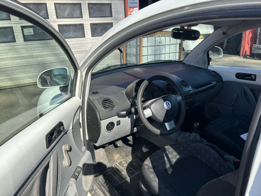 Volkswagen New Beetle 2.0 highline