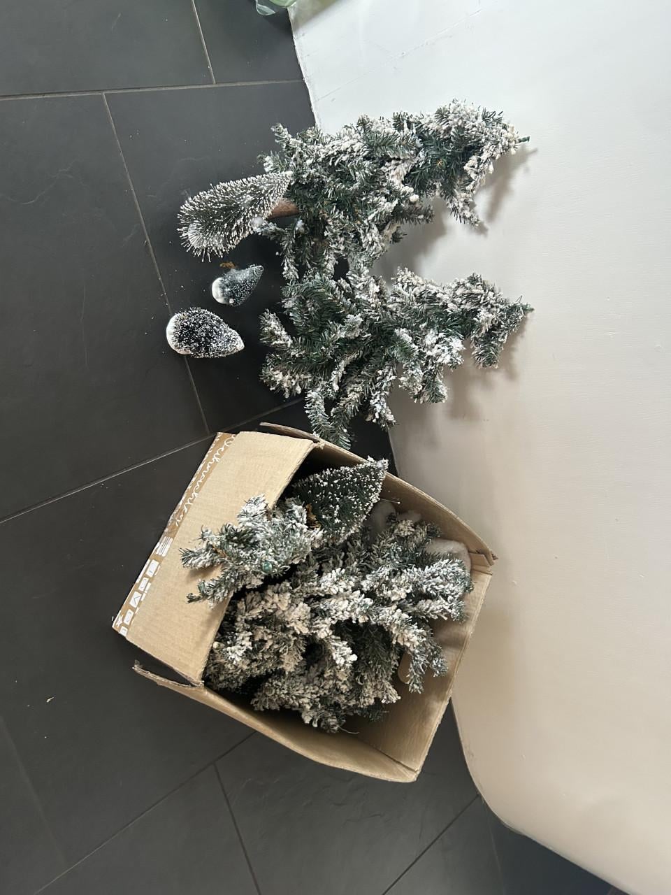 (Kerst) boompjes  doos vol