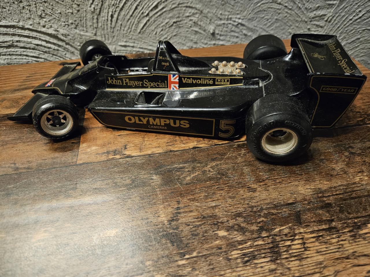 Burago John Player Special Lotus F1 schaalmodel 1:16