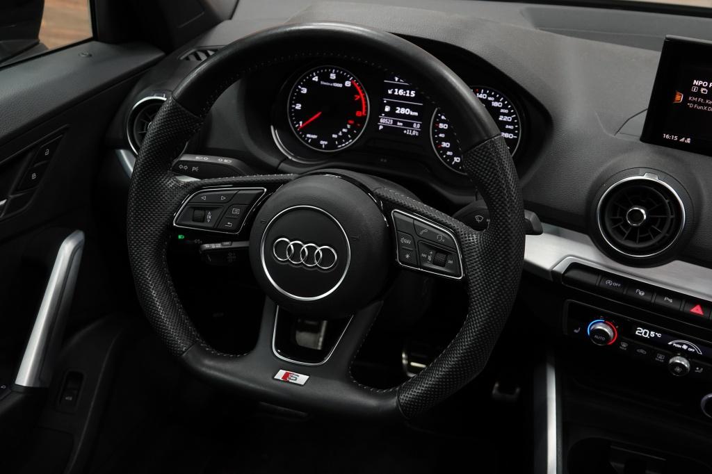Audi Q2 40 tfsi | s line | pano | pdc | cruise |