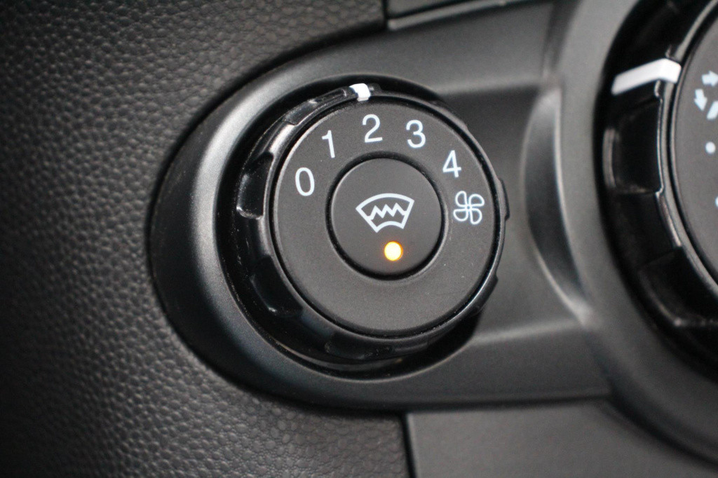 Ford Fiesta 1.0 trend - airco - stoelverwarming - alle doc - 1e eigenaar - 