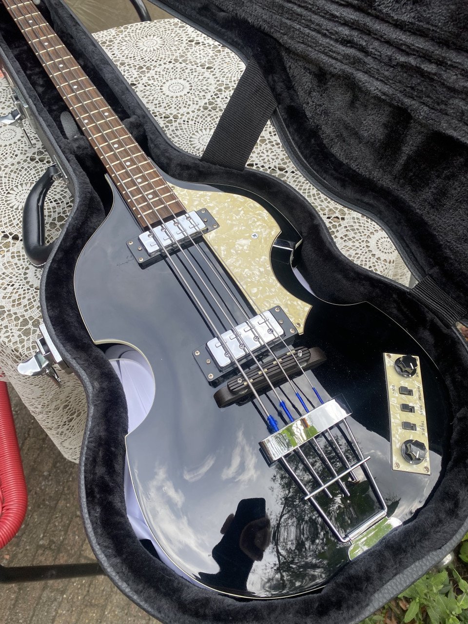 Hofner bas