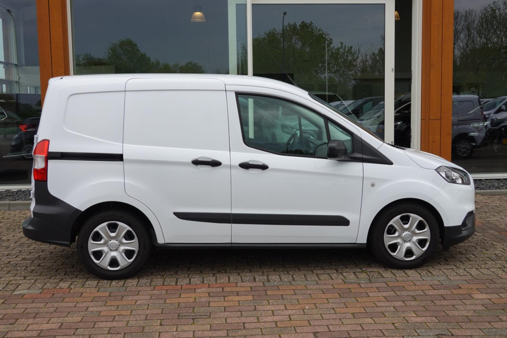 Ford Transit Courier 2022 ford transit courier gesloten bestelwagen trend, 