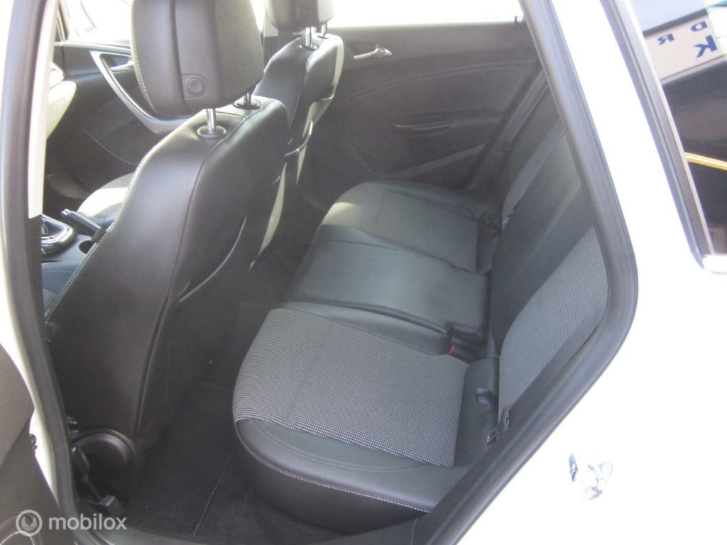 Opel Astra sports tourer 1.6 station edition/airco/cruise/lm velgen