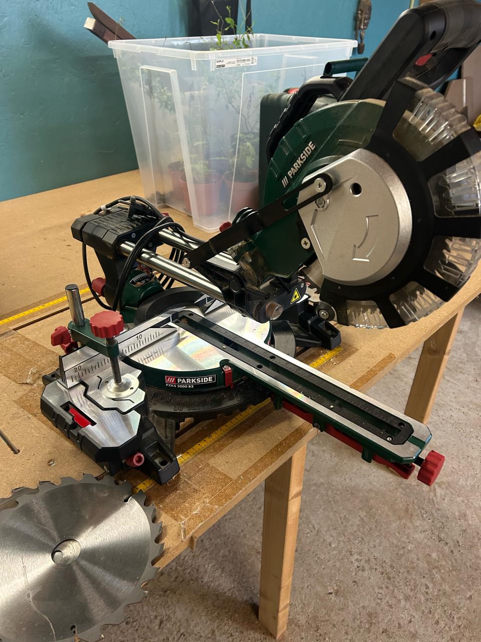 Afkortzaag Parkside met extra zaagbladen