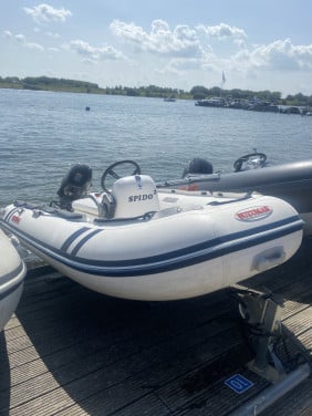 Suzumar 320 Rib met console te Koop!