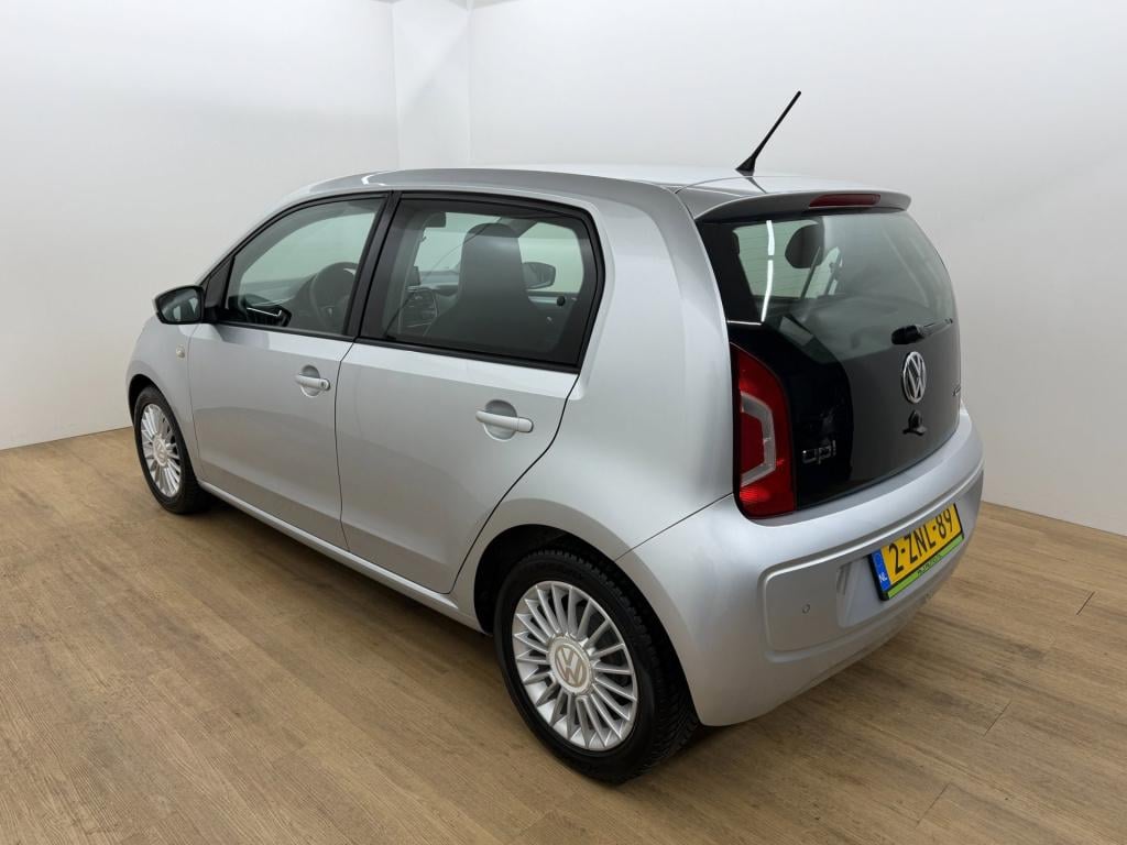 Volkswagen UP! occasion 1.0 high up! bluemotion | grijs | tweedehands volks
