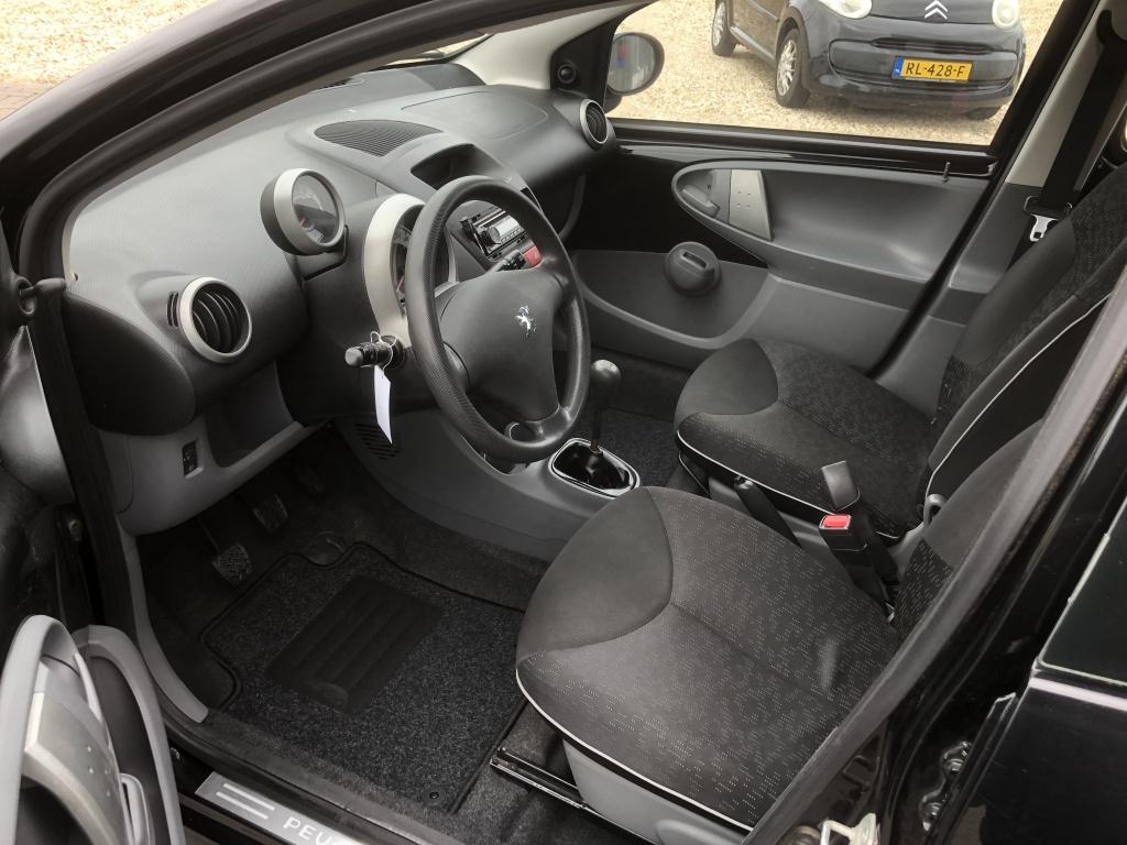 Peugeot 107 1.0-12v millesim 200