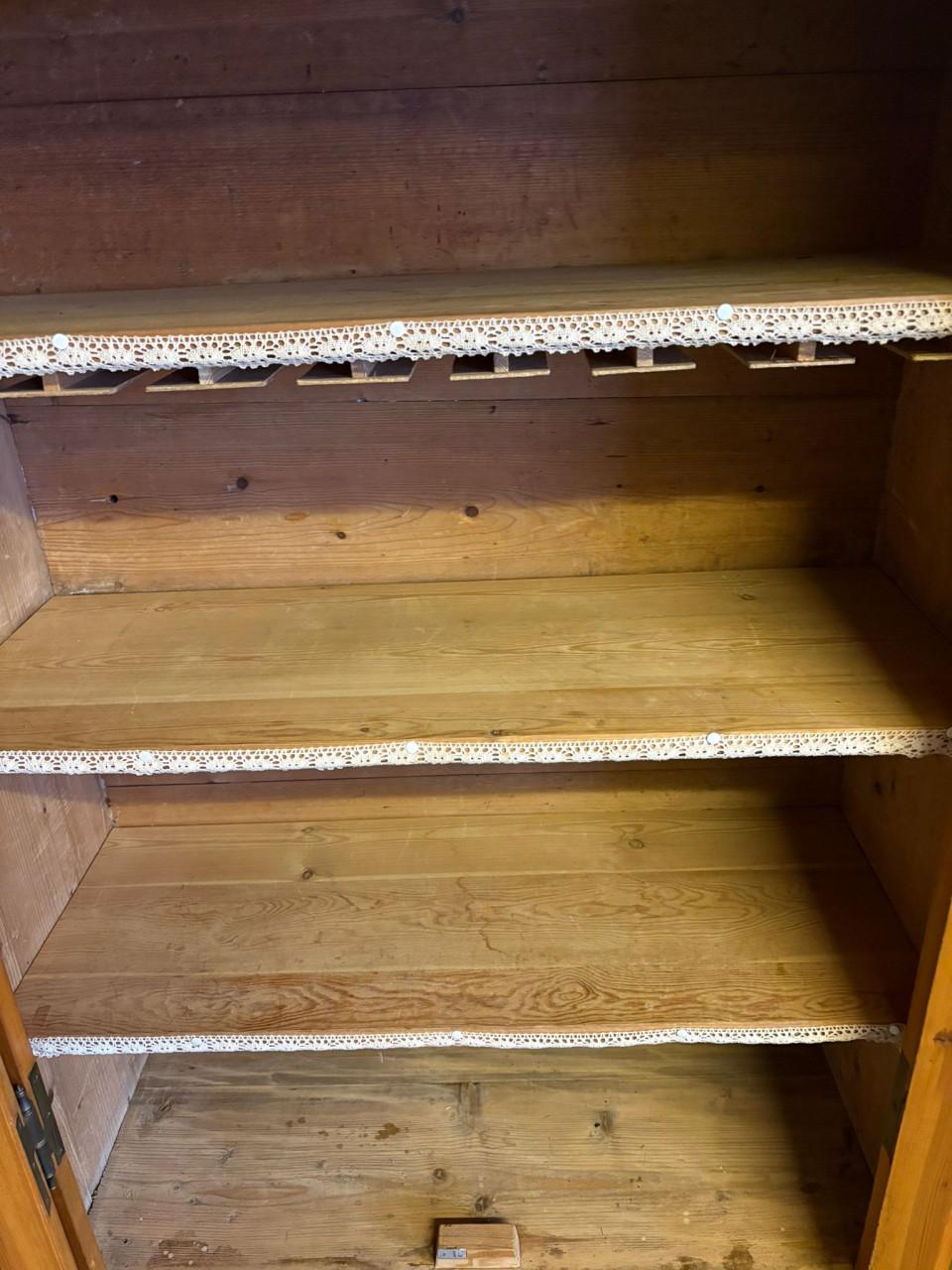 Te koop,Antiek kast/stoel,