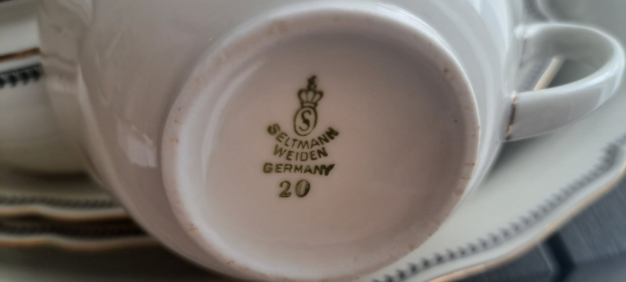 Mooi oud servies
