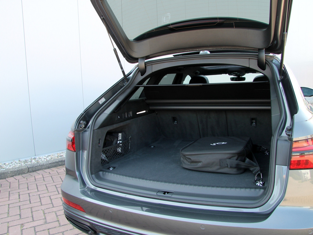 Audi A6 avant 55tfsi e hybrid 367pk quattro competition s-line | pano dak |