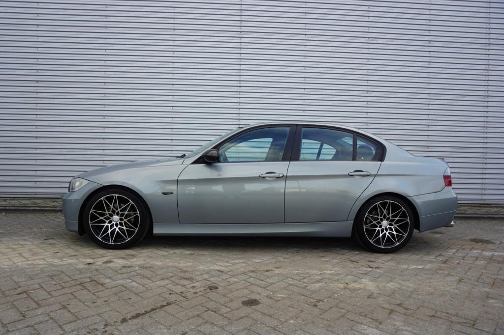 BMW 3-serie 320i executive airco / cruise / parkeers. / elektr. ramen / lm 
