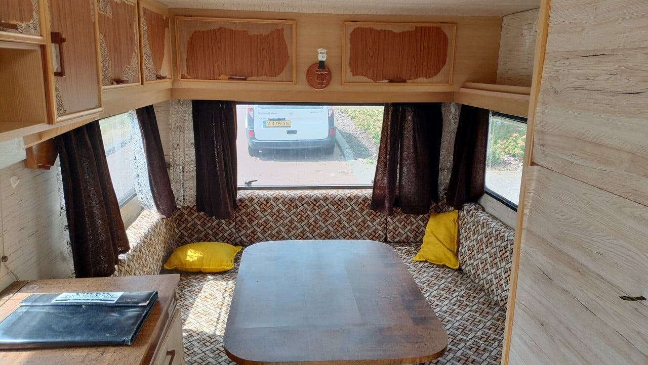 Tec caravan PRIMA staat met voortent