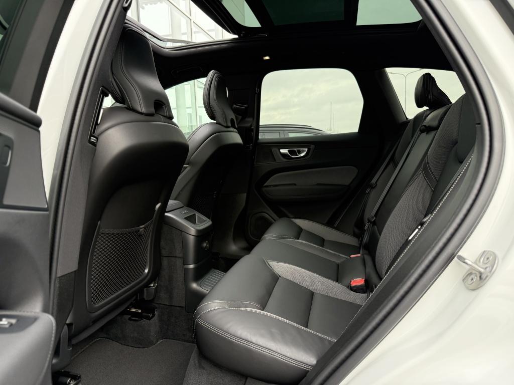 Volvo XC60 t6 398pk ultra black edition recharge| panodak| 360camera| adap.