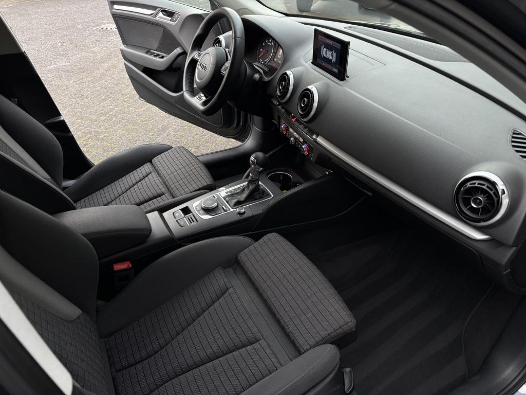 Audi A3 sportback s-tronic 1.4 tfsi ambiente pro line plus