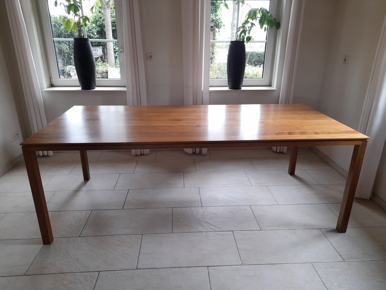 Grote tafel 100 x 220 x 76H (in goede staat)
