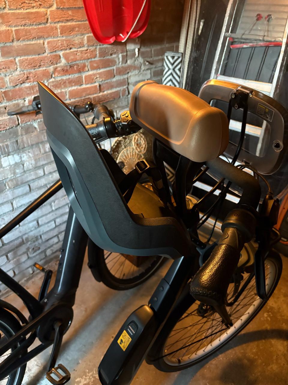 Bobike GO voorzitje met scherm, stuurtje, slaaprol