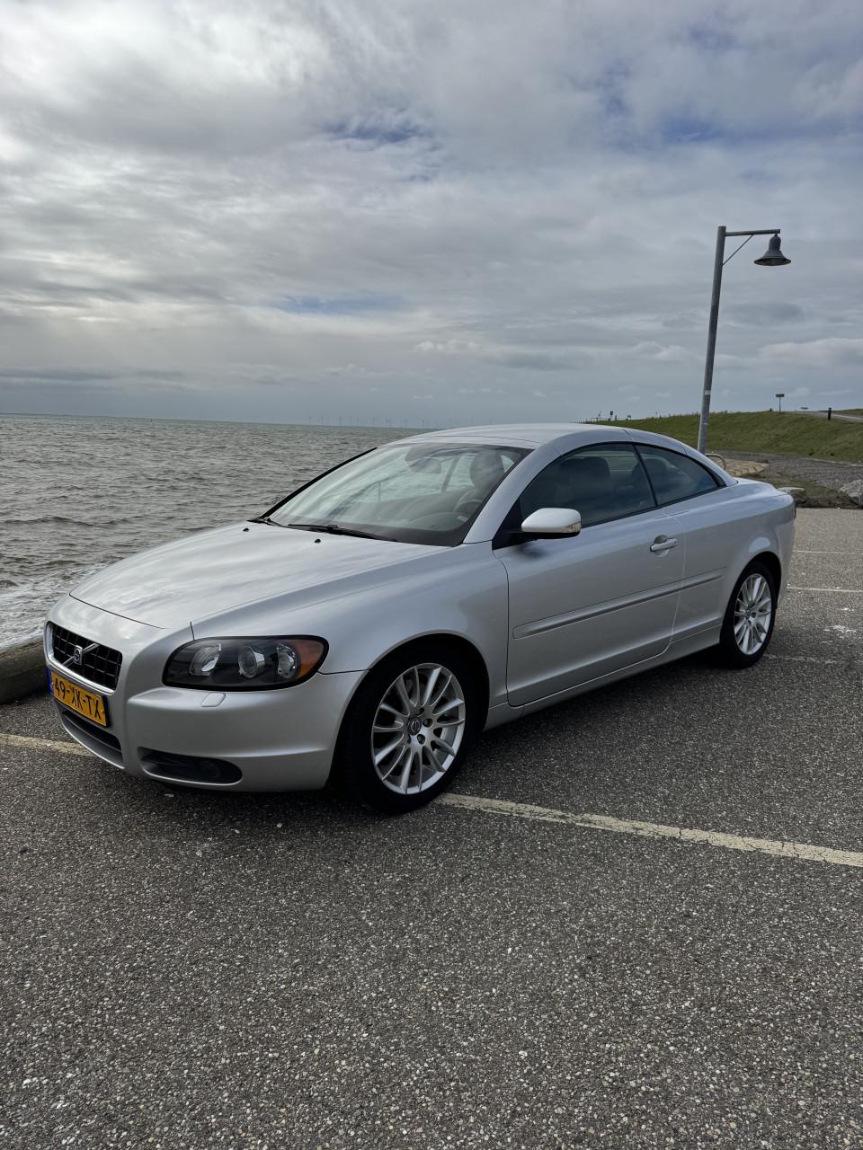 Volvo C70 2.4i Momentum Automaat | 2007 | 127.000 km | Dealer onderhouden