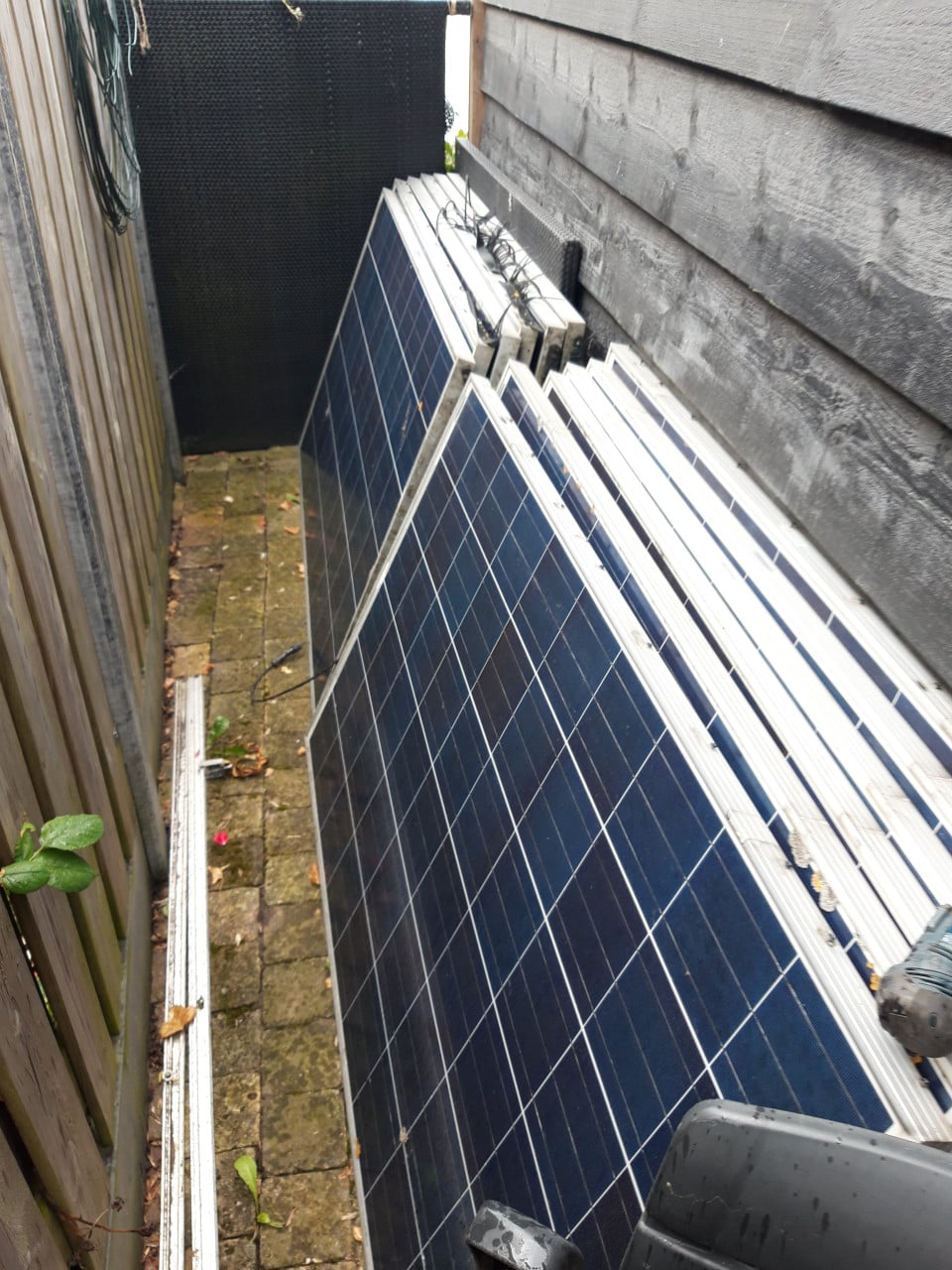 Zonnepanelen gebruikt, met onderconstructie Esdec