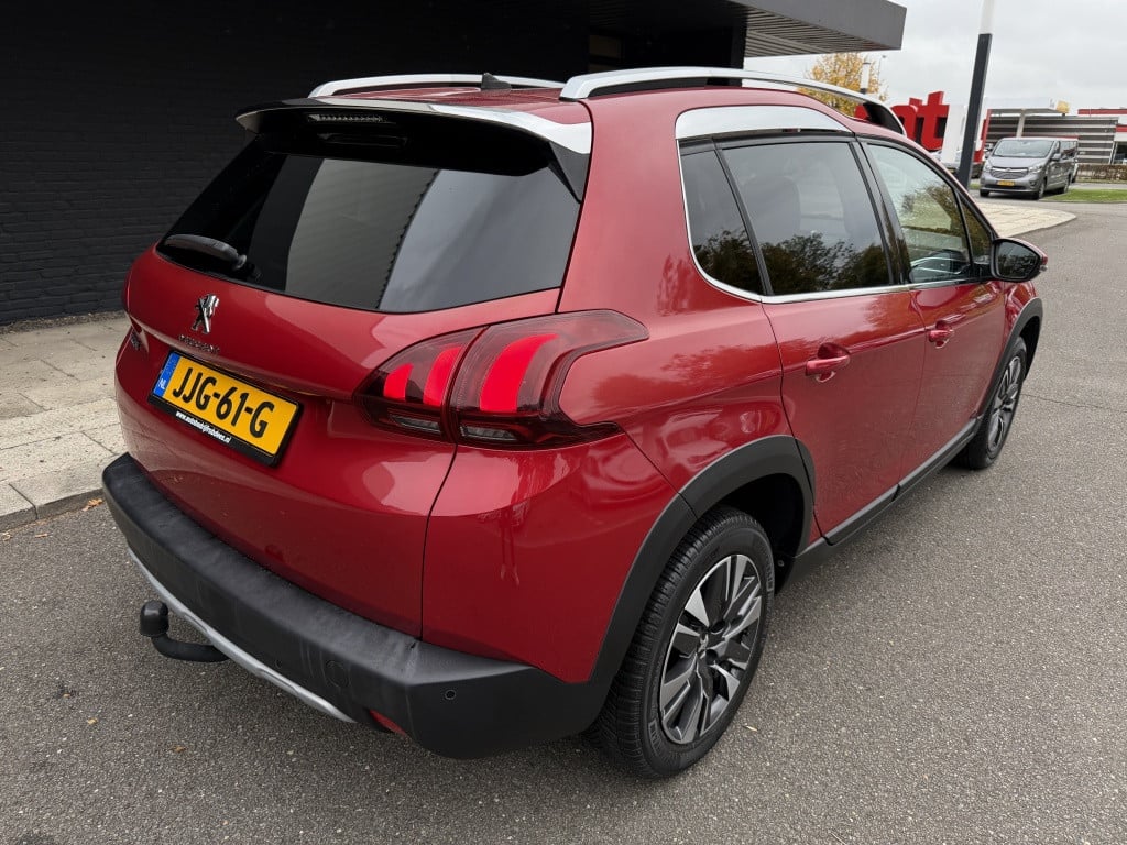 Peugeot 2008 1.2 puretech allure // 29.000km! //