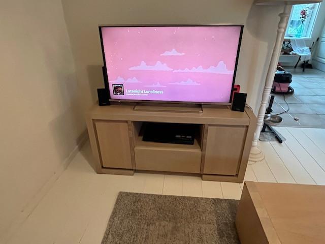Salontafel en tv-meubelset (gaat samen weg, gratis!) - zelf ophalen