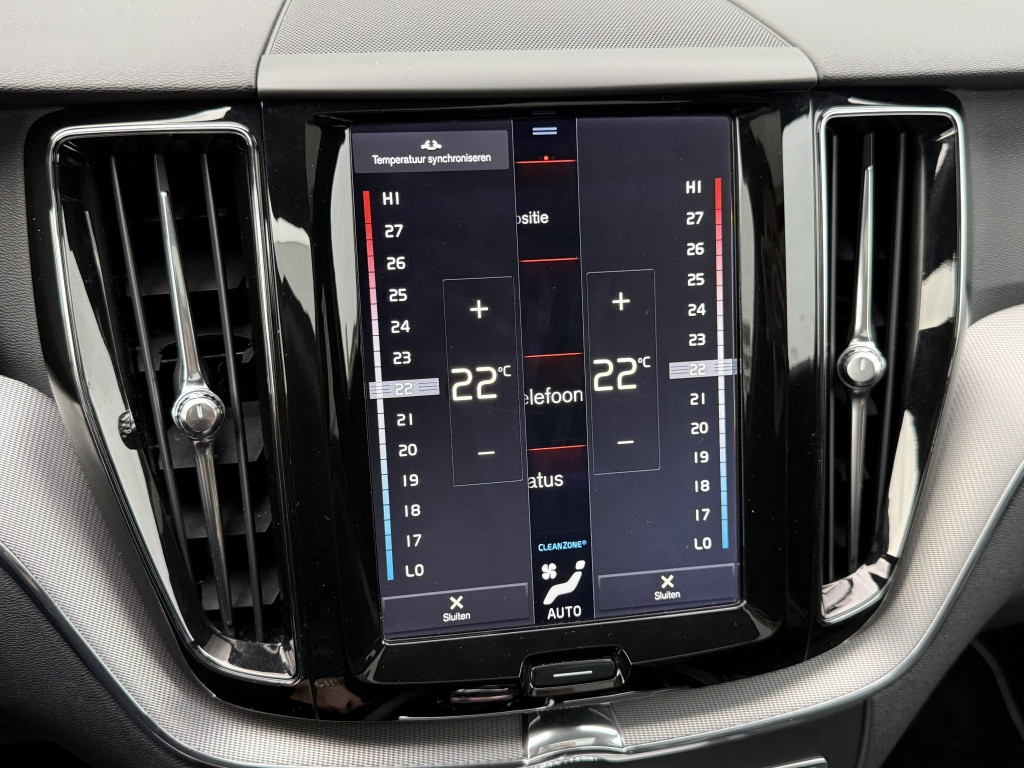 Volvo XC60 t8 390pk recharge r-design| panodak| luchtvering| trekhaak| came