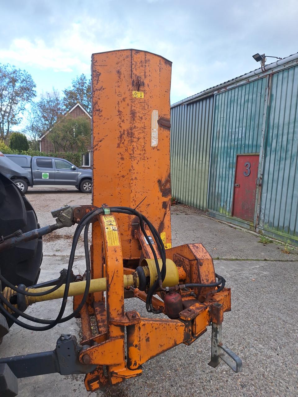 Klepelmaaier met opvangbak