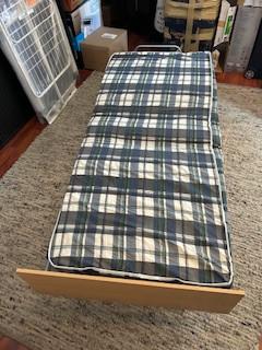 Inklapbaar eenpersoons bed