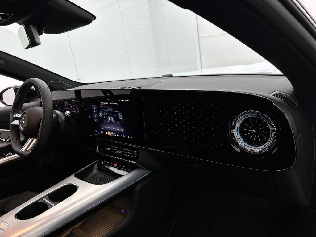 Mercedes-Benz Cla 250+ launch edition 85 kwh | multibeam led | panoramadak 