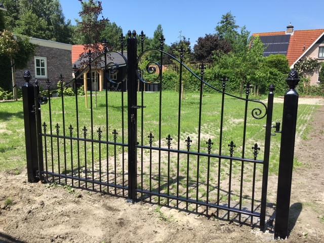 VERKOCHT: Inrijpoort compleet 400 cm breed NU slecht € 2650,00