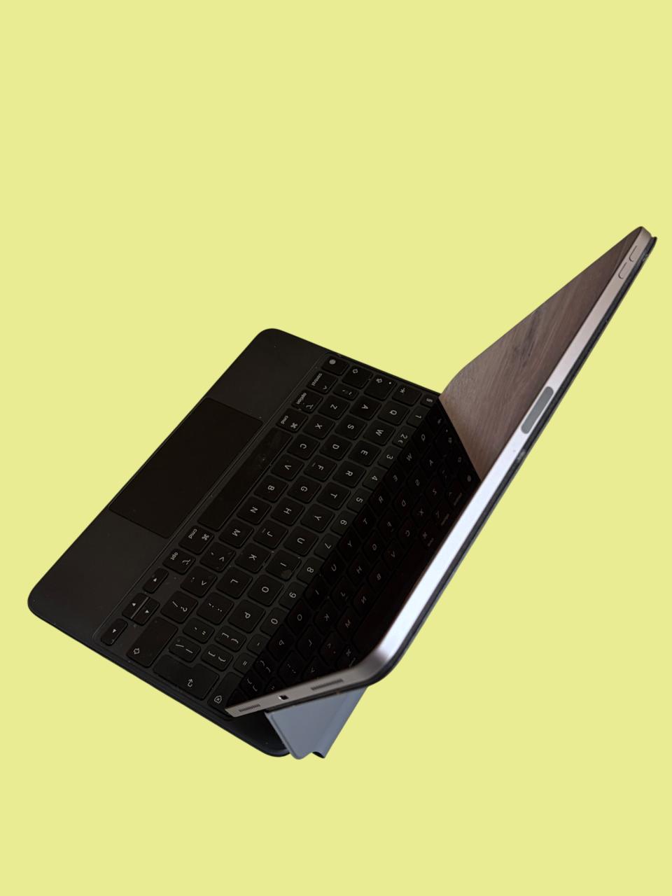Apple iPad Air 4e Generatie 2020 incl. Apple Magic Keyboard.