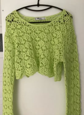 Leuke crop top fb sisters maat L