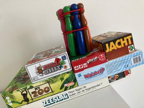 Zeeslag, My Zoo, Wie is het, Pim Pam Pet, Jacht, Bull Shit, houten kegelset