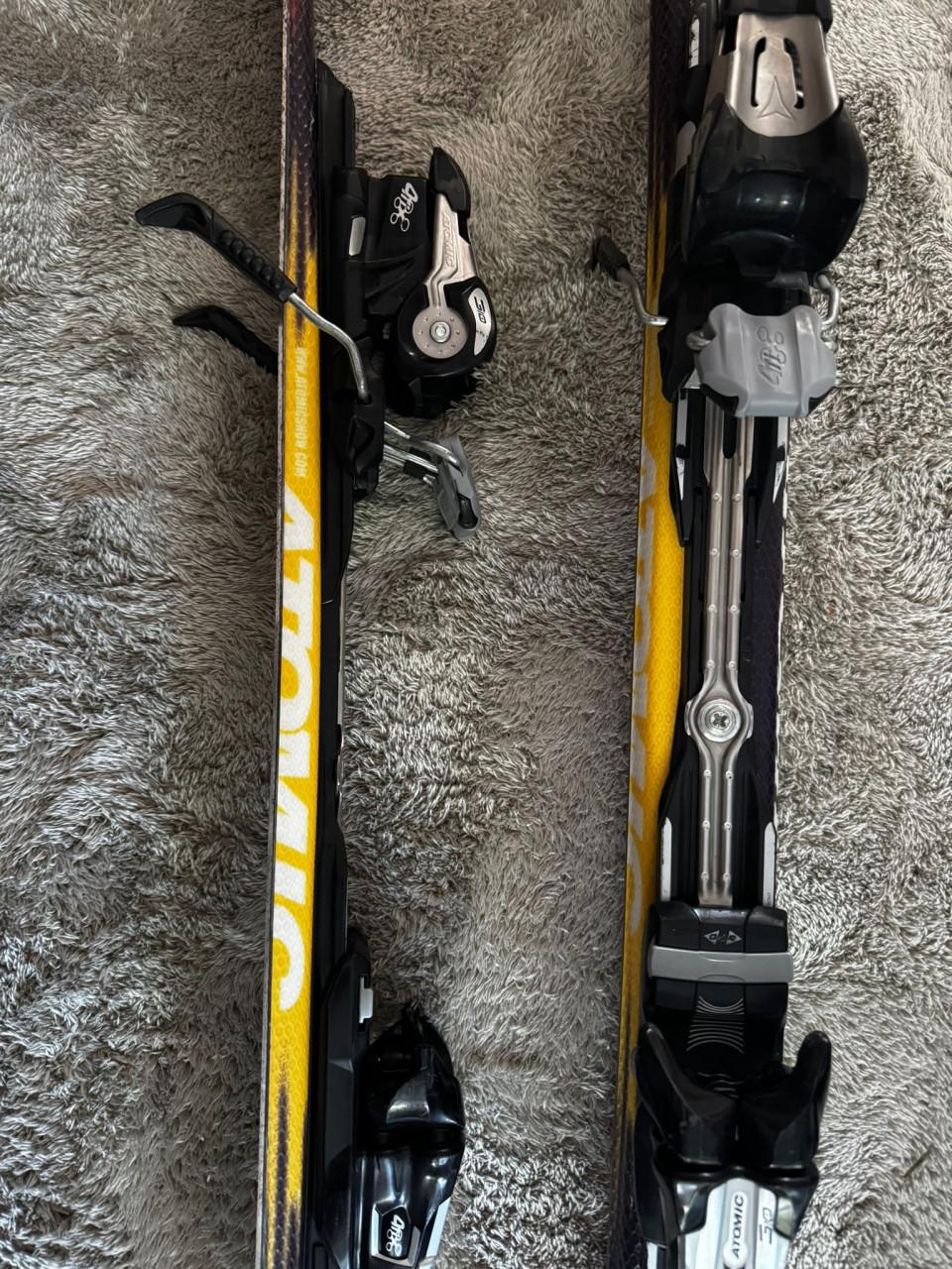 Ski's Atomic supercross 166cm