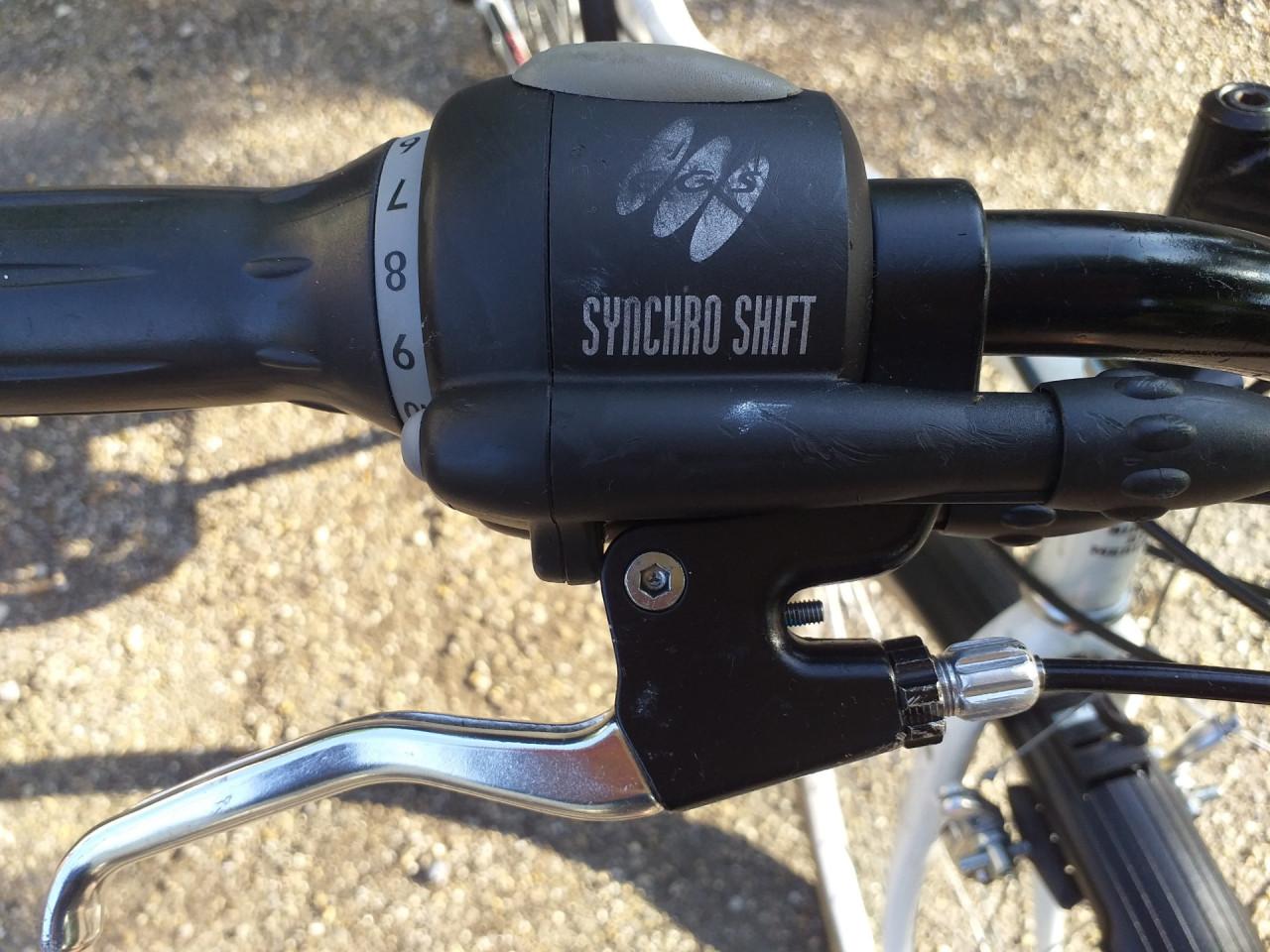 """VINTAGE DAMESRACEFIETS ""POULIDORE"" van MERCIER uit Frankrijk""