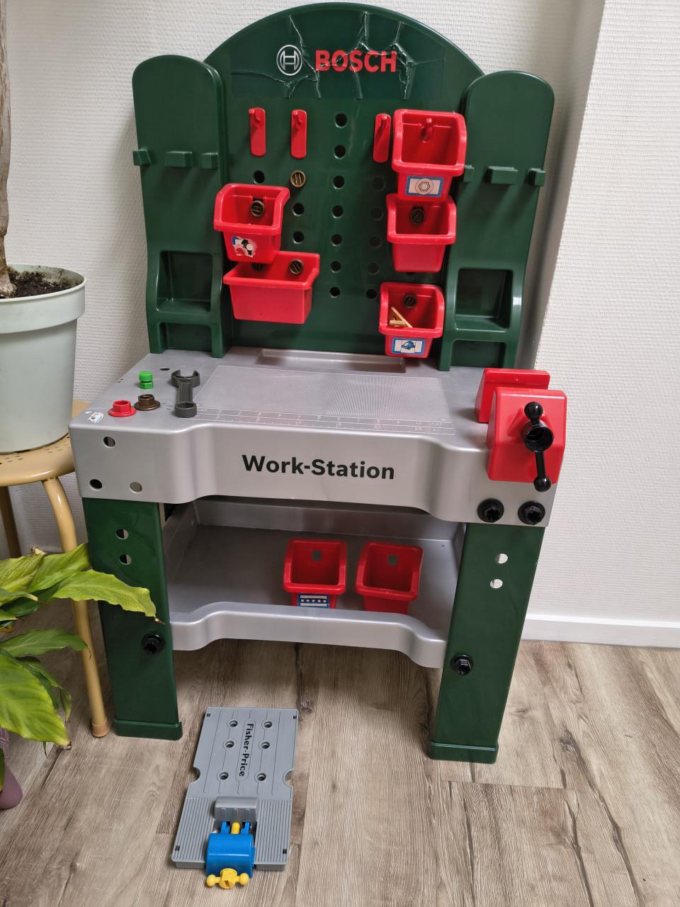 Bosch werkbank, kinder speel klustafel. Work station kids, speeltafel.