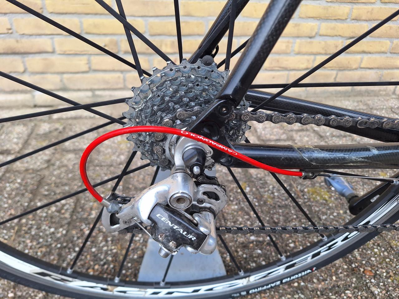 Basso Laguna carbon racefiets met gratis rollentrainer.