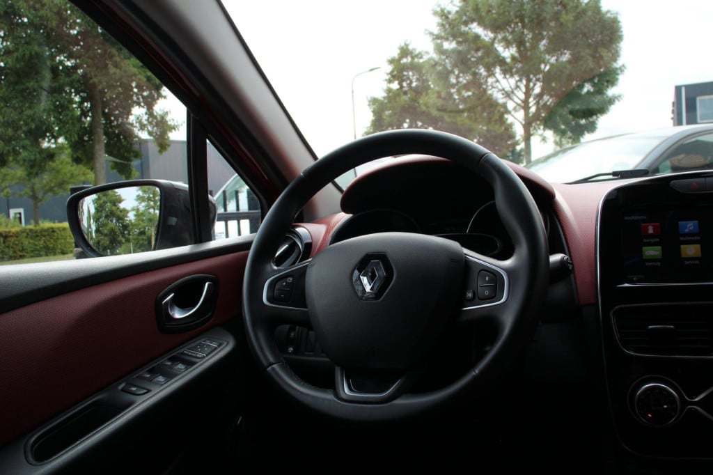 Renault Clio 1.2 tce intens - bose - leder - navi - aut inparkeren - camera